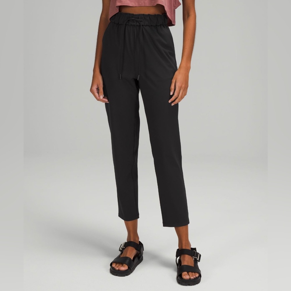 Lululemon Stretch 7/8 Length Pants Joggers